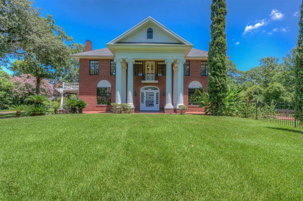 920 Ockley Drive - Photo 1
