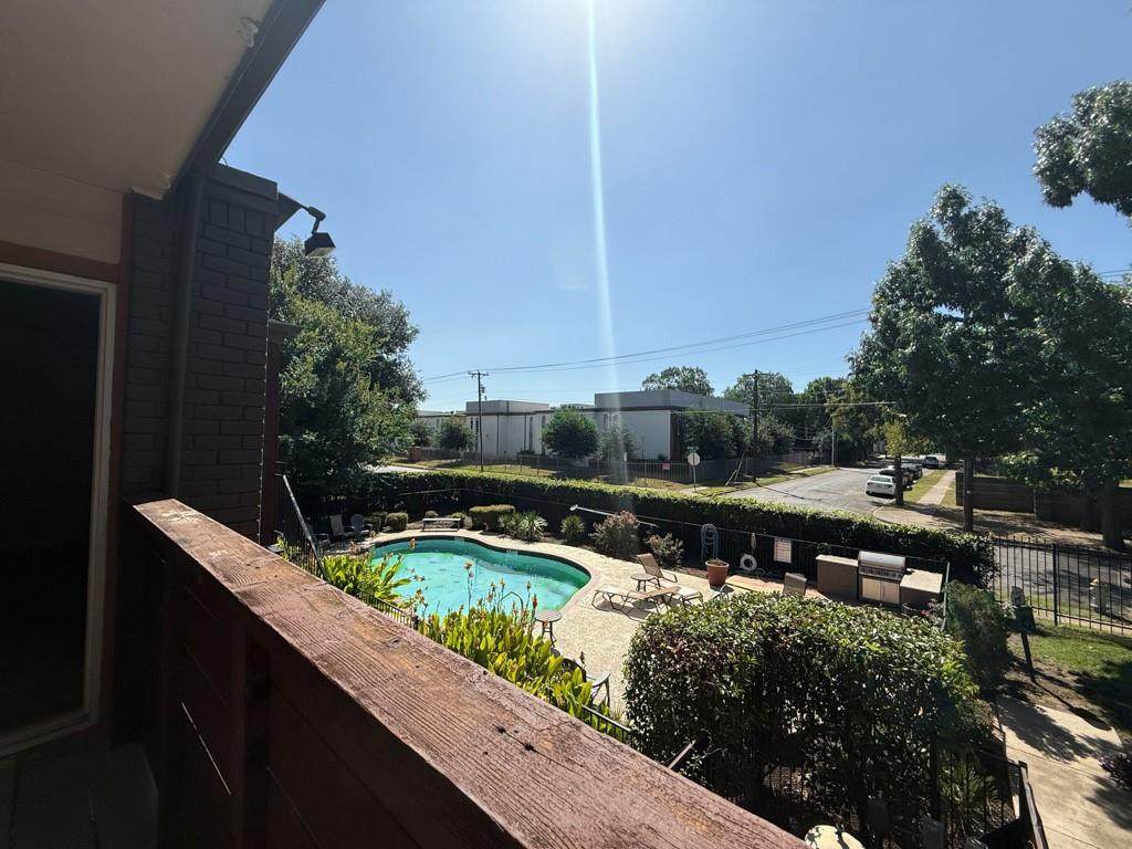 2833 Kings Road - Photo 1