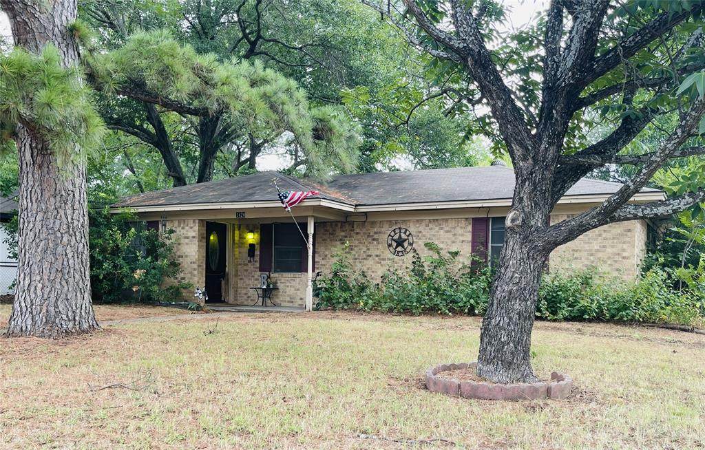 1420 Sycamore Avenue - Photo 1
