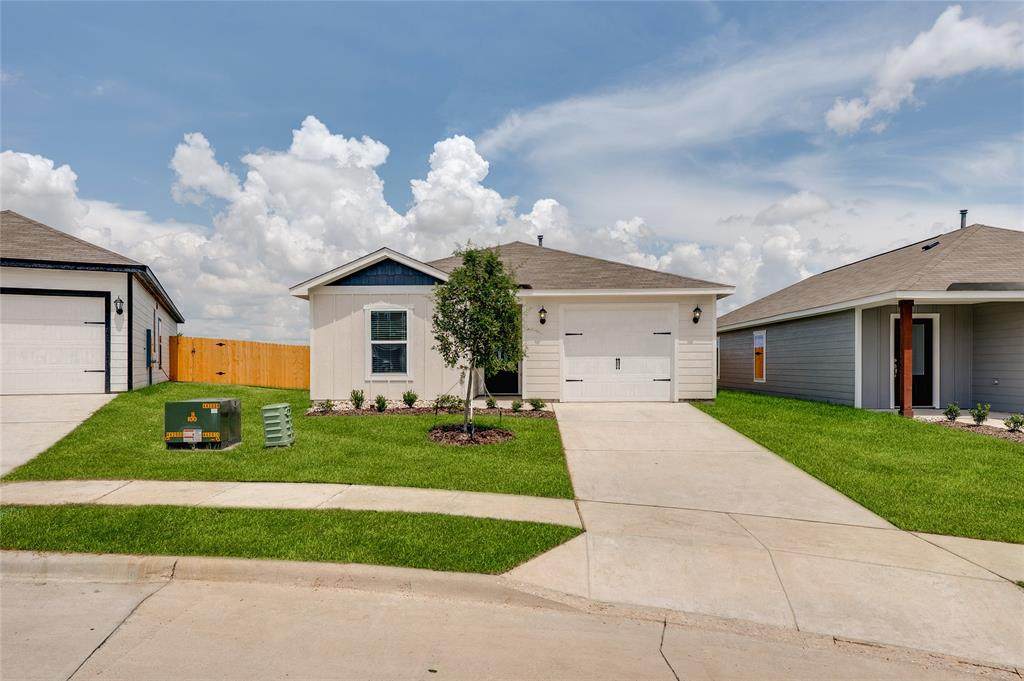 1523 William Wallace Street - Photo 1