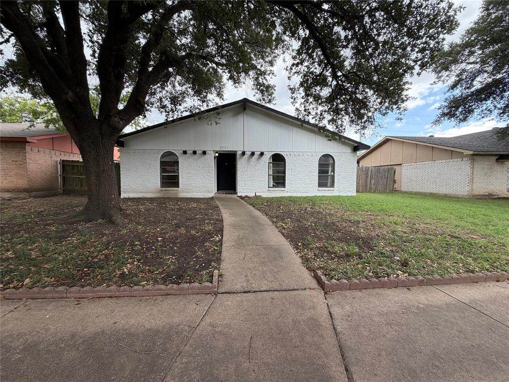 2821 Teakwood Drive - Photo 1