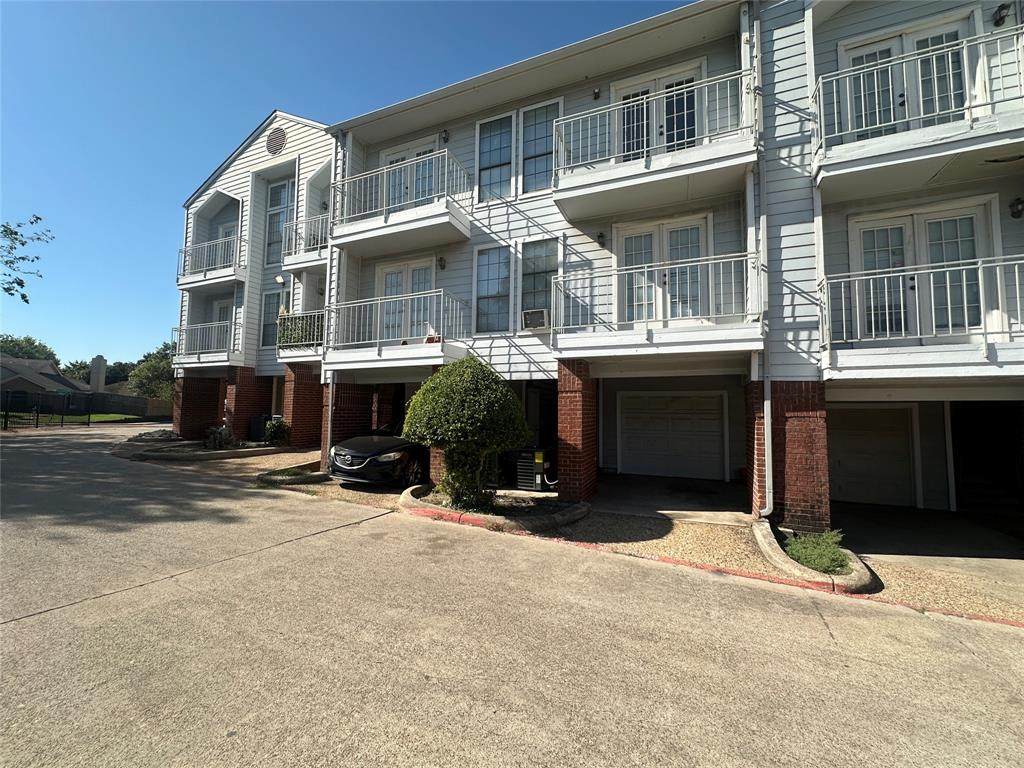 9823 Summerwood Circle - Photo 1