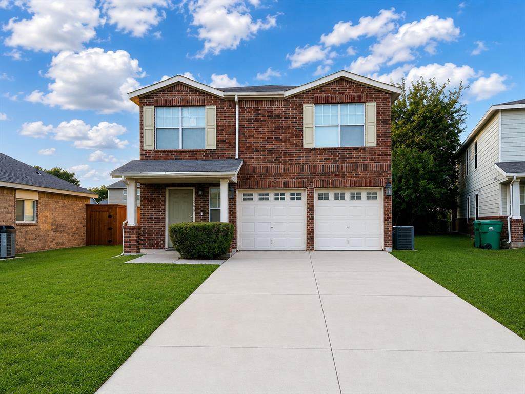 305 Daisy Lane - Photo 1