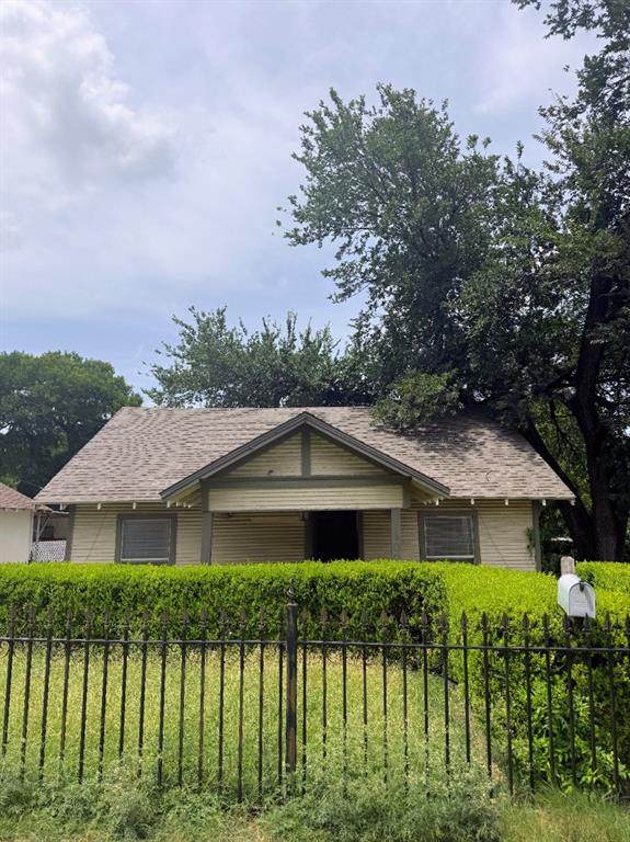 1007 Clarendon Drive - Photo 1
