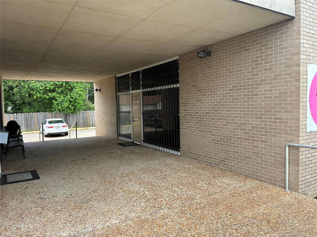 6224 Hearne Avenue - Photo 1