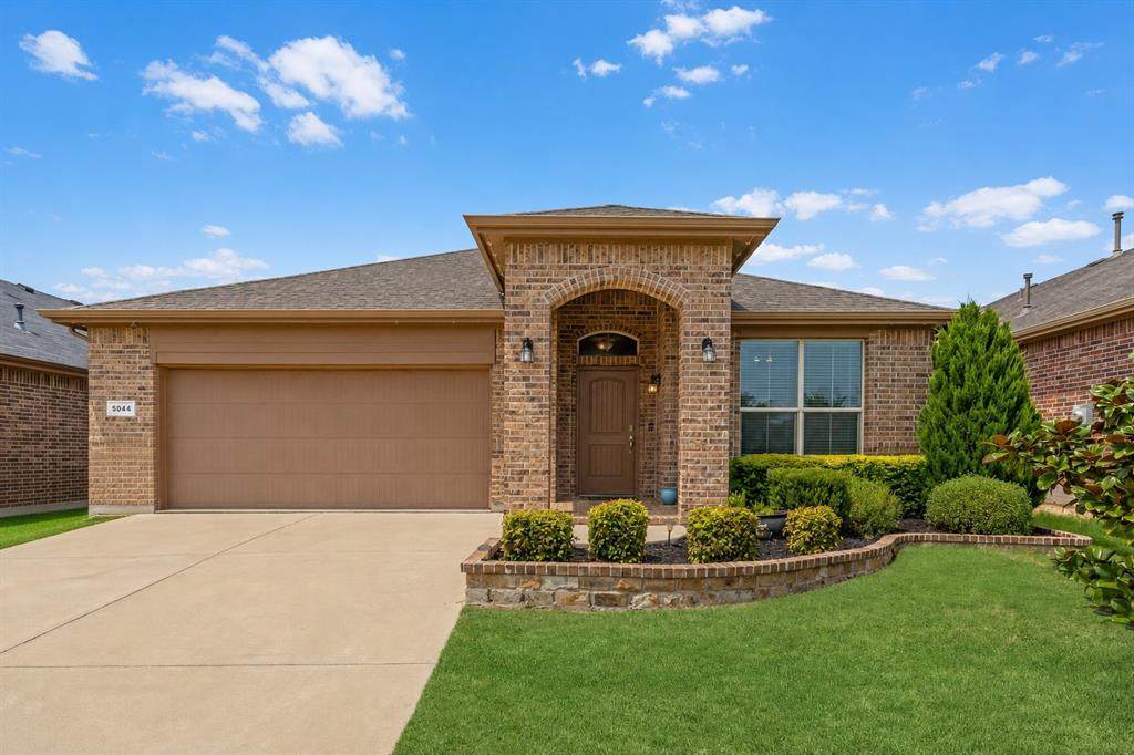 5044 Sugarcane Lane - Photo 1