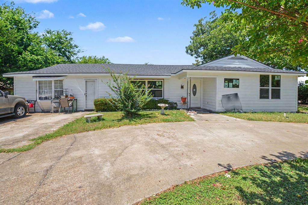 3623 Castle Hills Drive - Photo 1