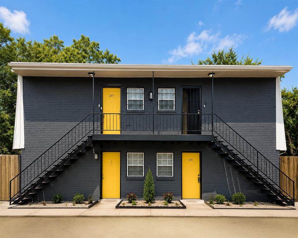 901 Bessie Street - Photo 1