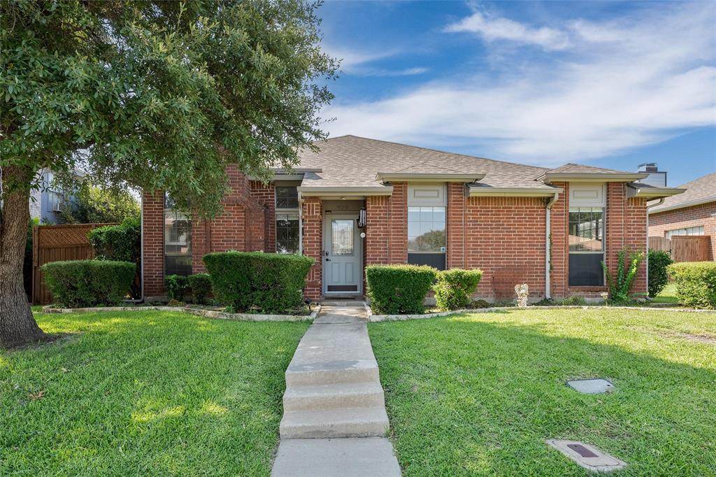 978 Downey Drive - Photo 1