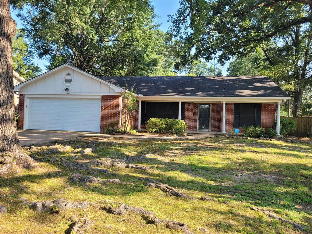 2840 Hubbard - Photo 1
