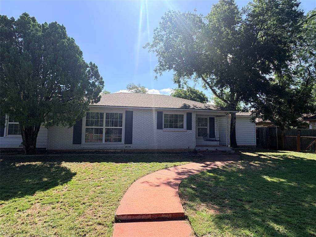 501 Riverside Boulevard - Photo 1