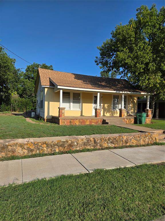 714 Commercial Avenue - Photo 1