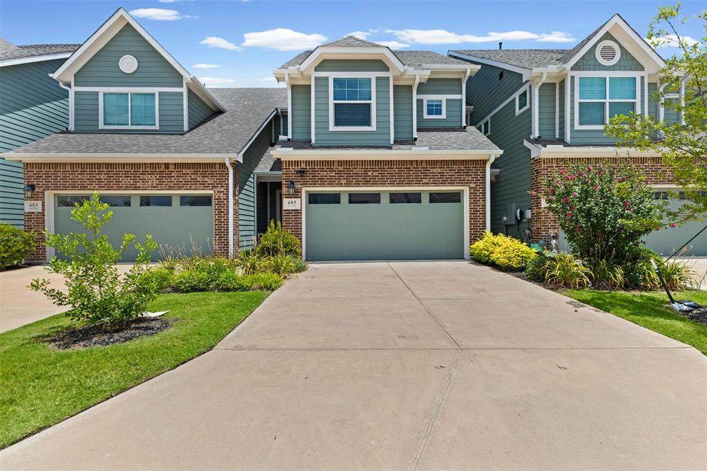 605 Laurel Lane - Photo 1