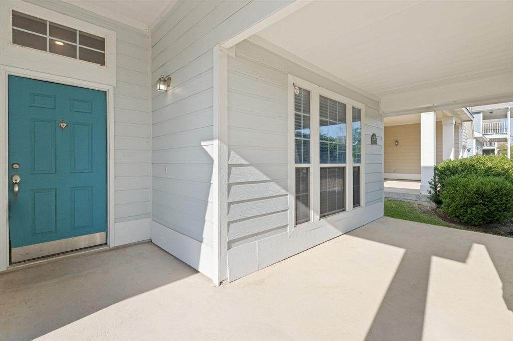 1504 Oakcrest Drive - Photo 1