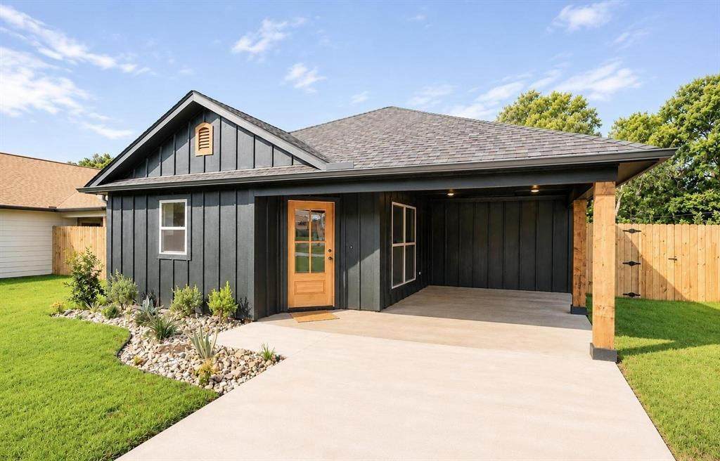 423 Bonner Street - Photo 1