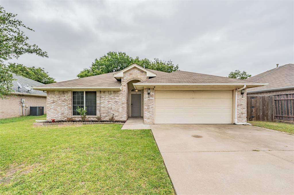 137 Roberts Drive - Photo 1