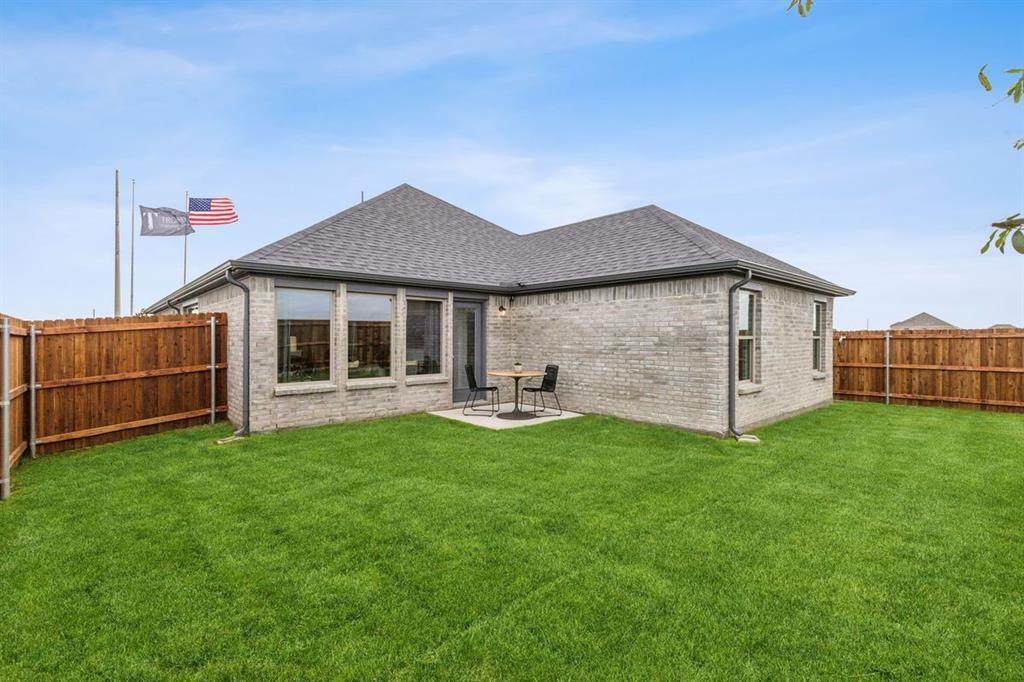 1942 Paddock Lane - Photo 1