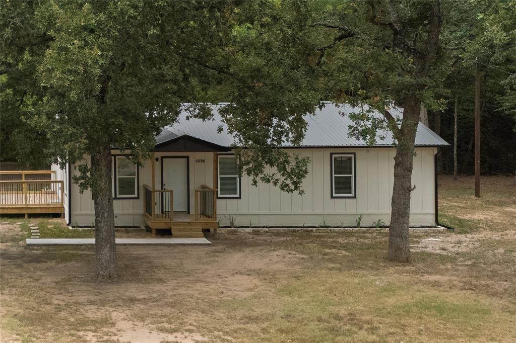 6886 County Road 2550 - Photo 1