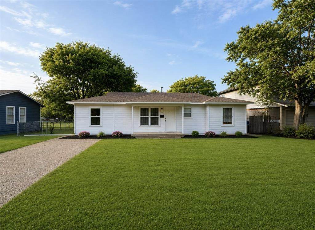 708 Race Street - Photo 1