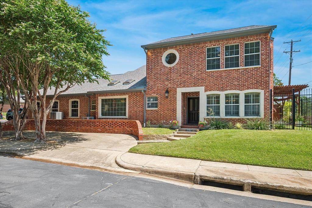 2702 Lawtherwood Court - Photo 1