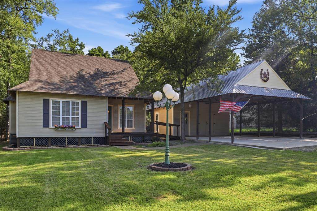 91 Private Rd 52602 - Photo 1