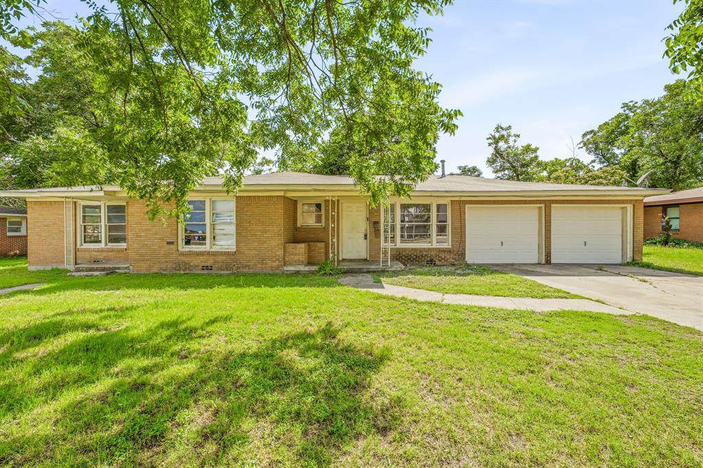 594 Harbin Drive - Photo 1