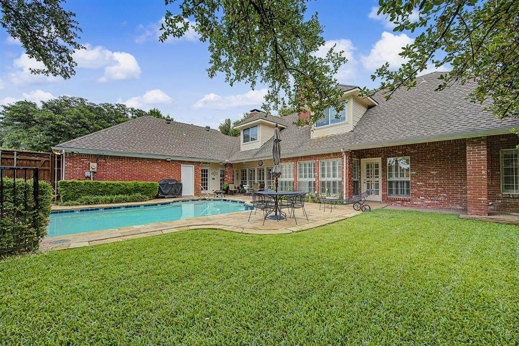5831 London Lane - Photo 1