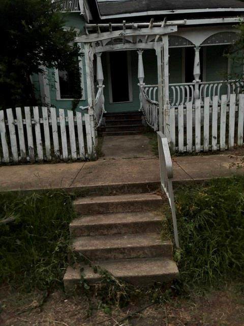 807 Main Street - Photo 1