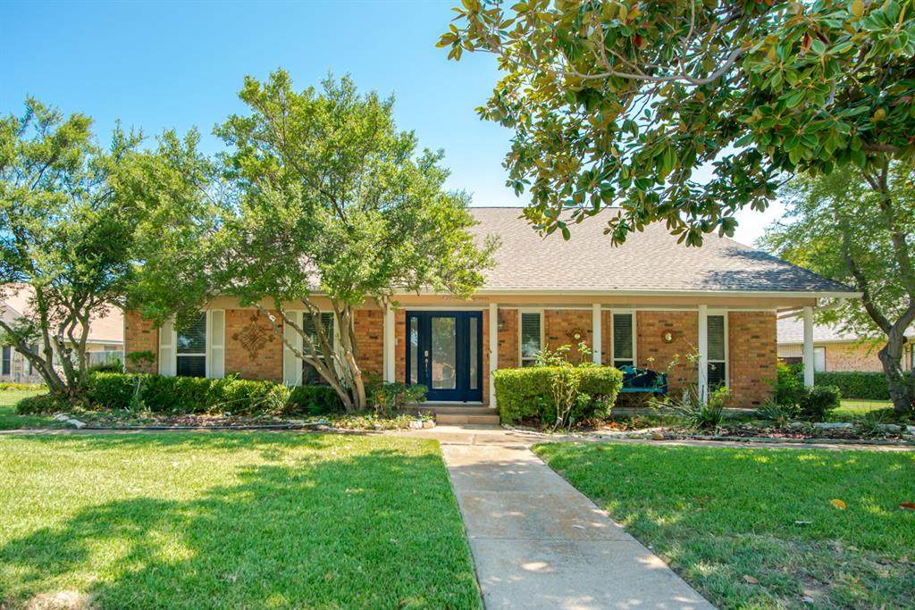 5418 Barcelona Drive - Photo 1