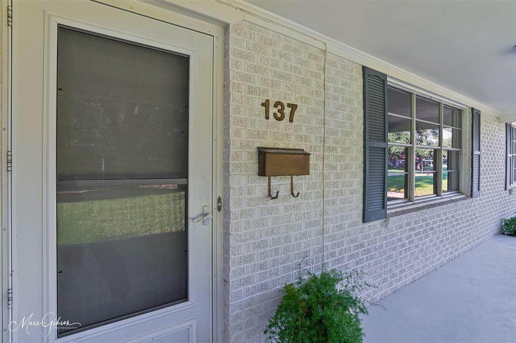 137 Lynn Avenue - Photo 1