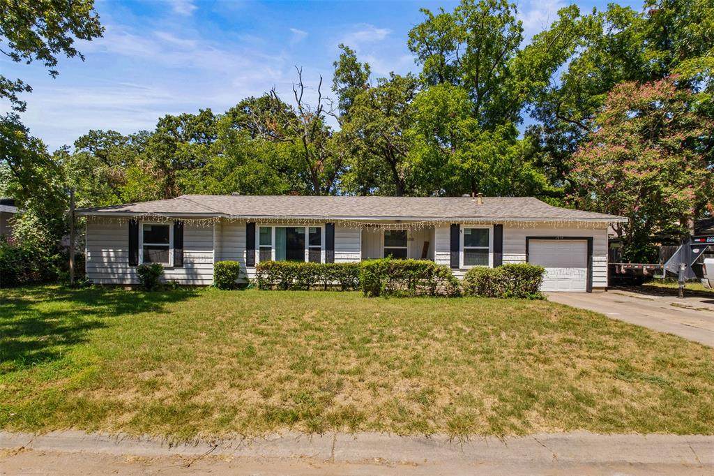 1859 Oakwood Street - Photo 1