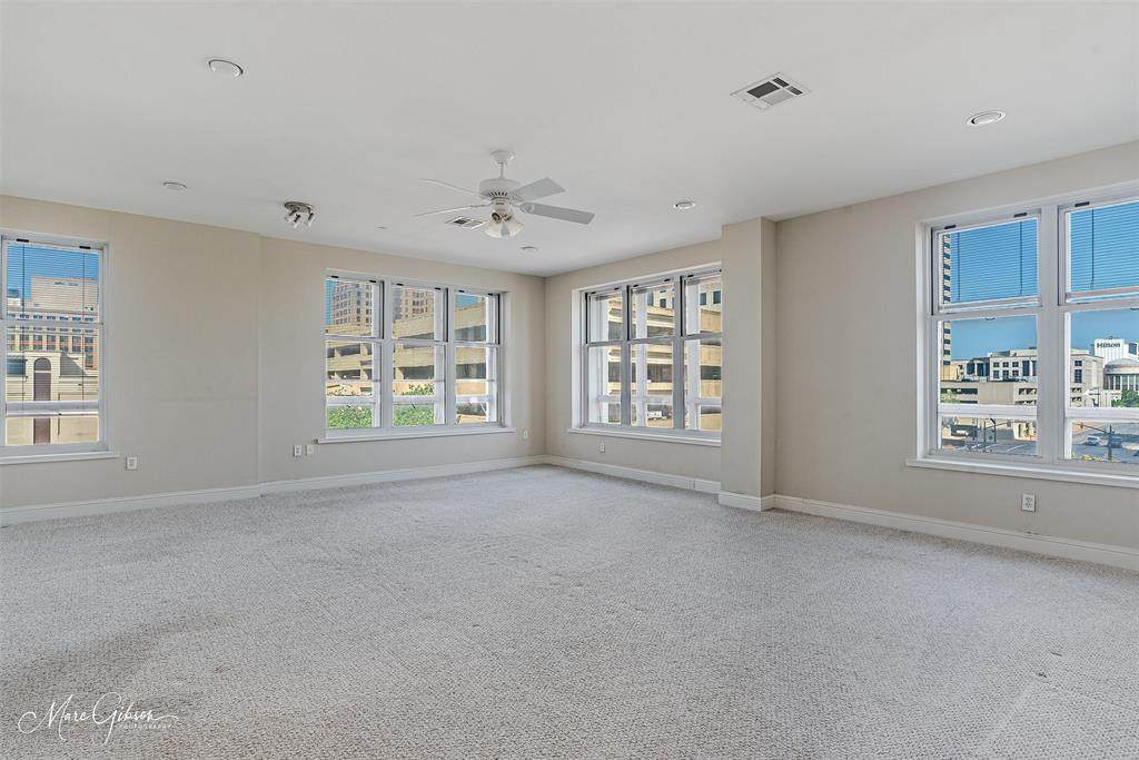 229 Milam Street - Photo 1