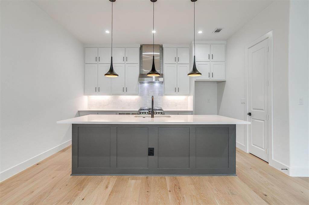 135 Thornton Street - Photo 1