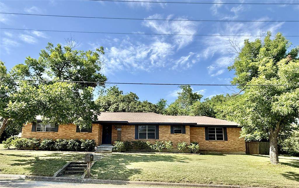 2403 Panhandle Street - Photo 1