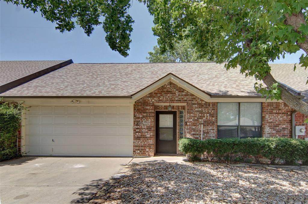 937 Heather Court - Photo 1