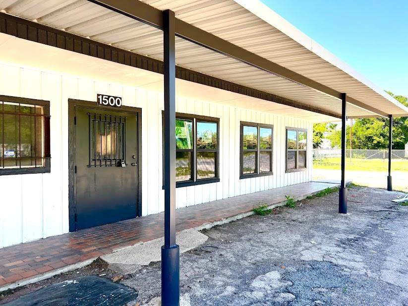 1500 Oak Avenue - Photo 1