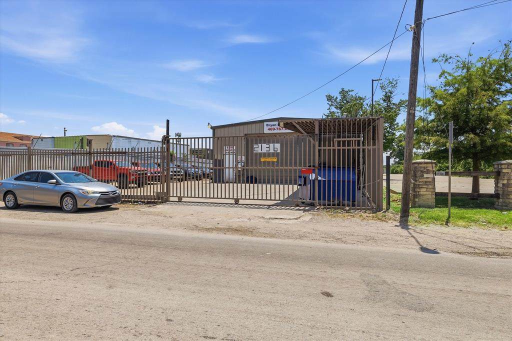 2136 California Crossing Road - Photo 1