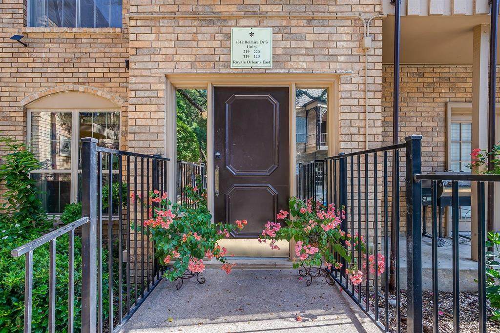 4312 Bellaire Drive - Photo 1