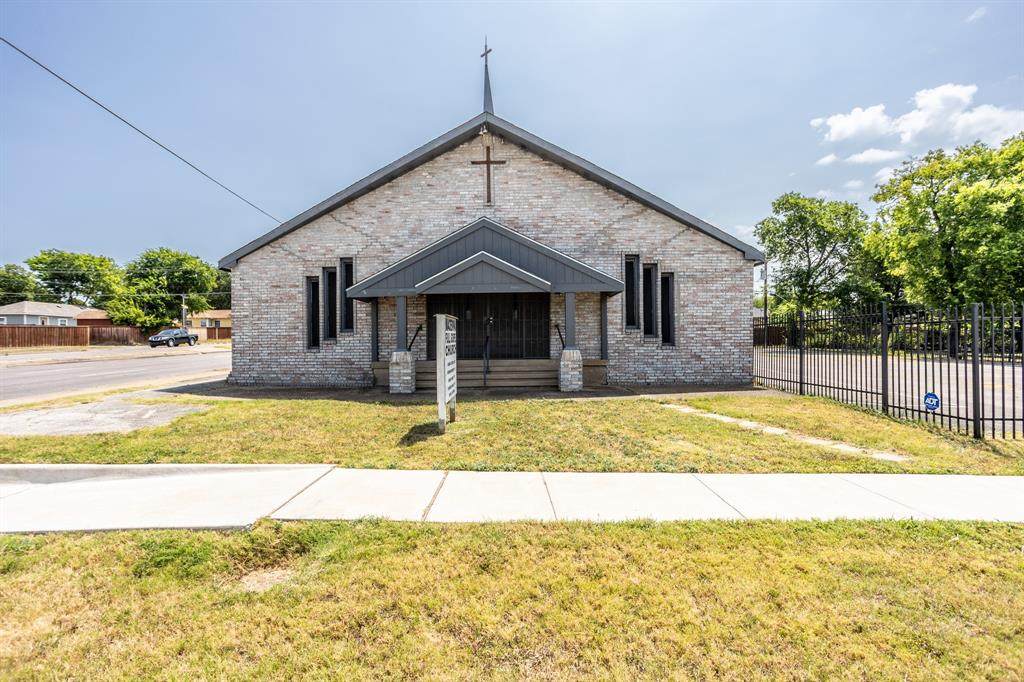 3202 Beckley Avenue - Photo 1