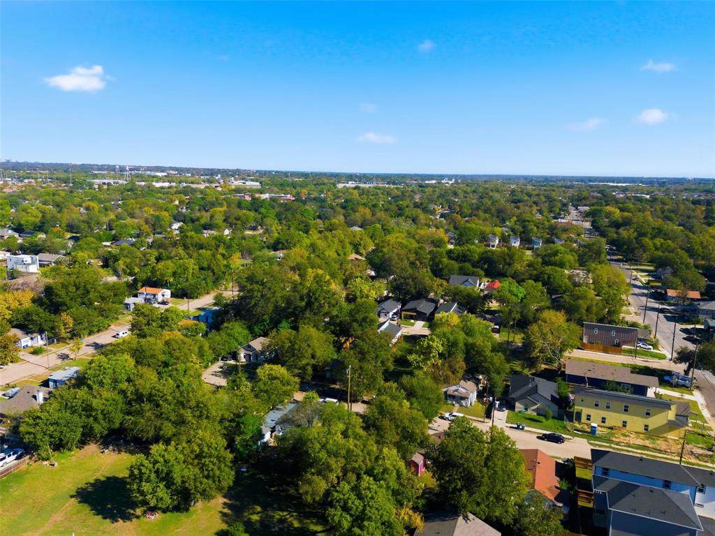 2715 Springdale Street - Photo 1