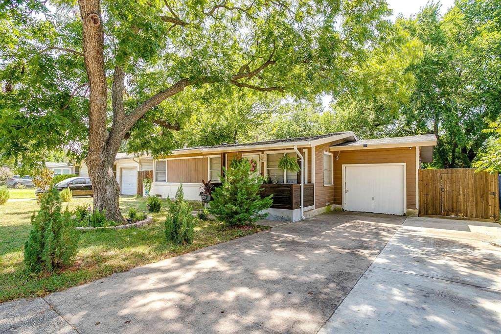 702 Lombardy Lane - Photo 1
