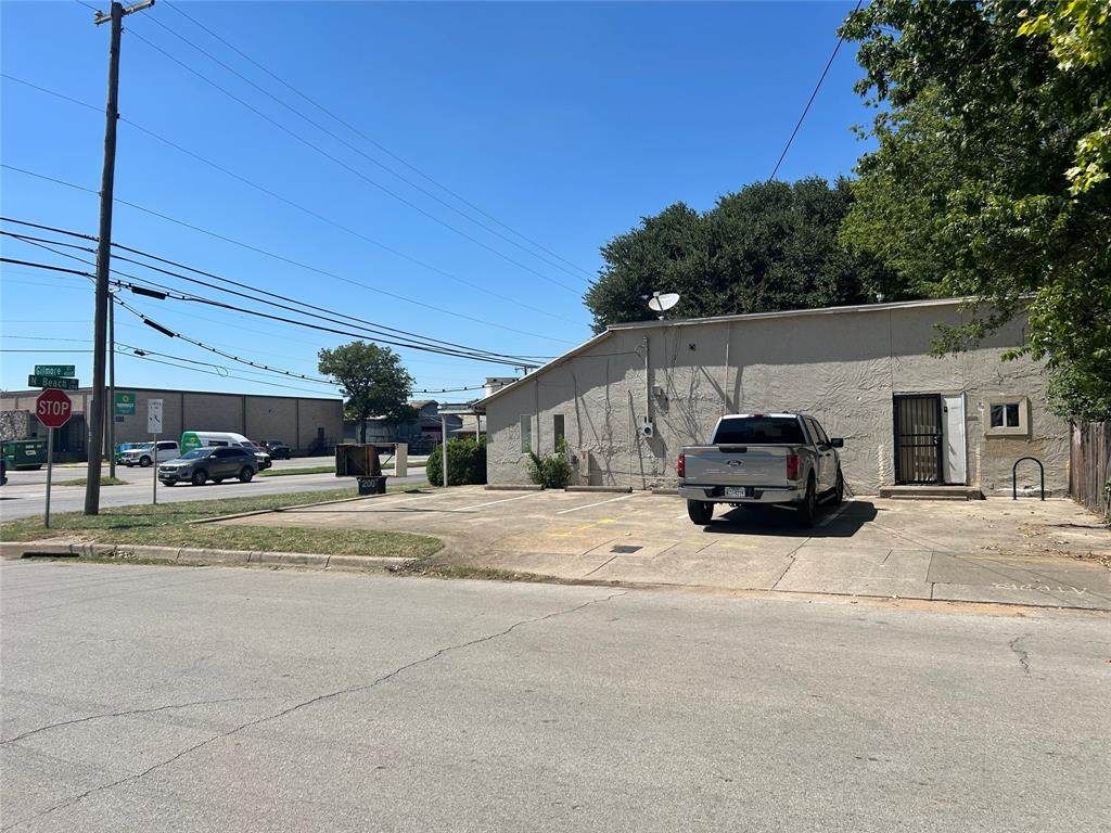 200 Beach Street - Photo 1