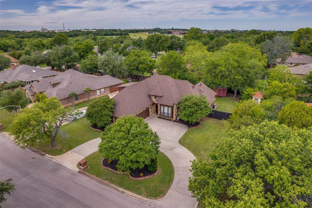809 Longridge - Photo 1