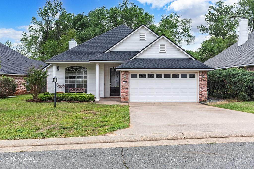 106 Red Fox Circle - Photo 1
