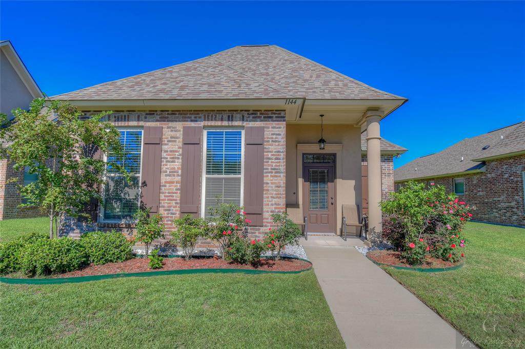 1144 Island Park Boulevard - Photo 1