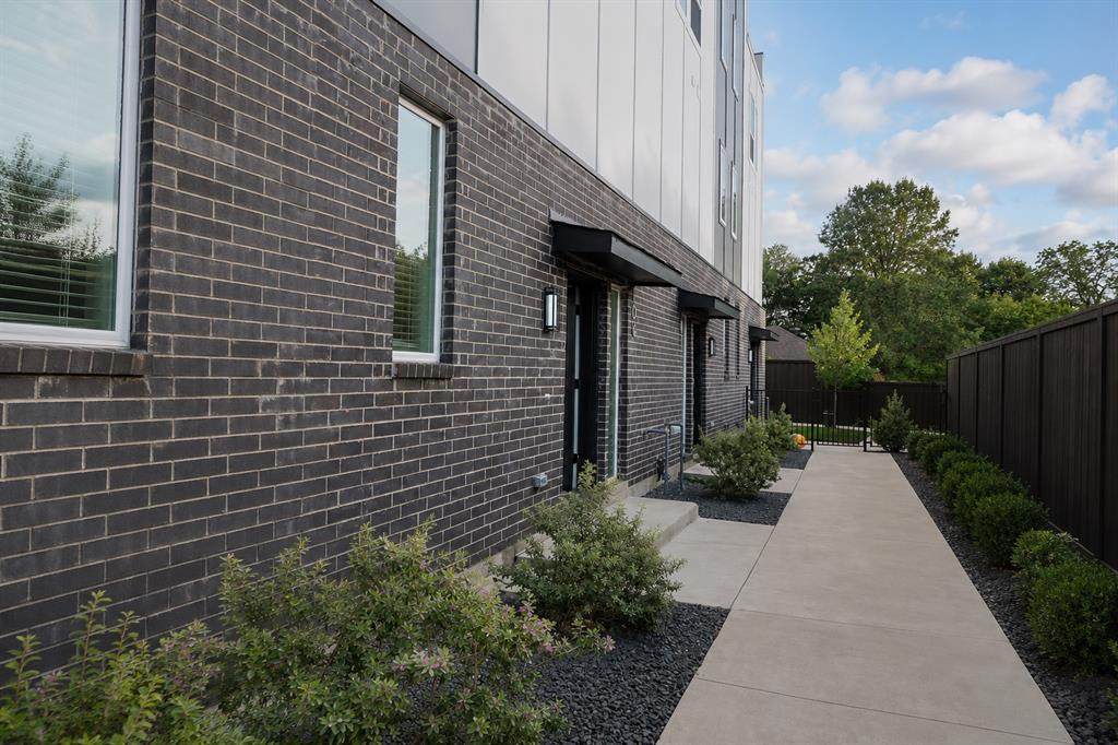 7207 Mohawk Drive - Photo 1