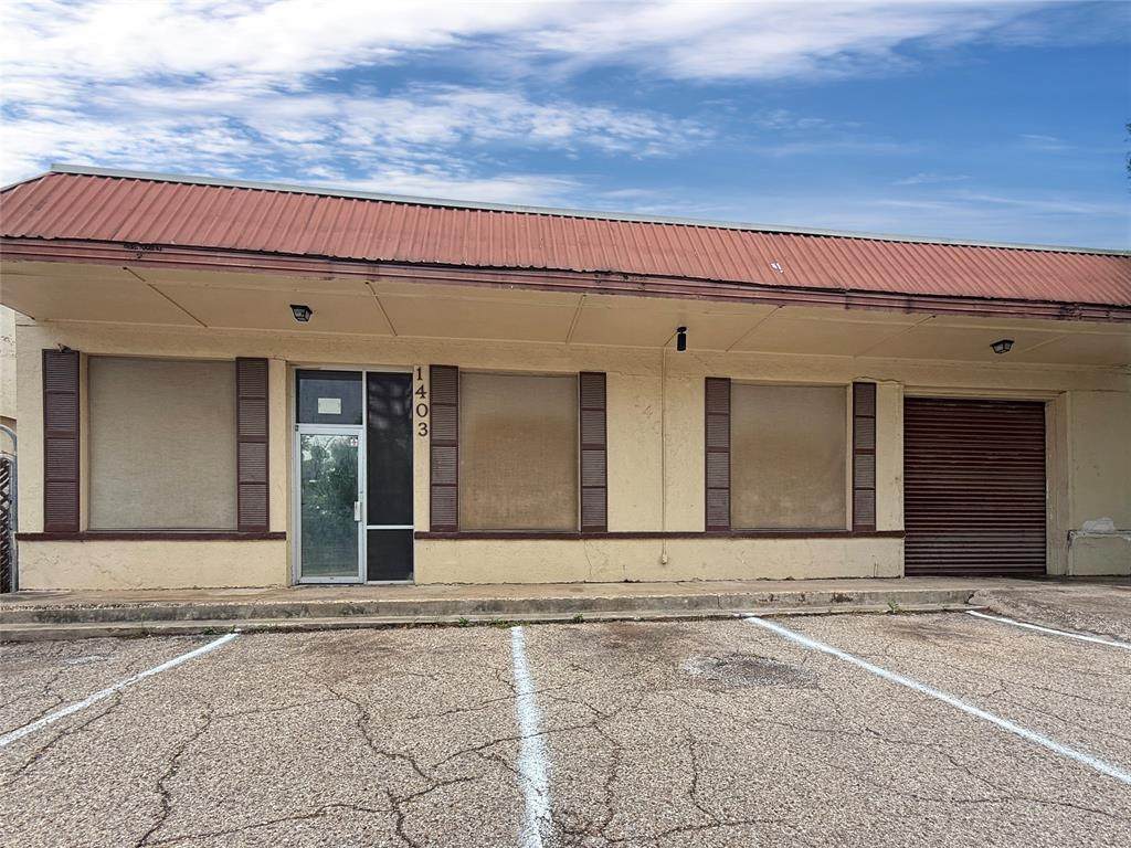 1403 Oak Knoll Drive - Photo 1