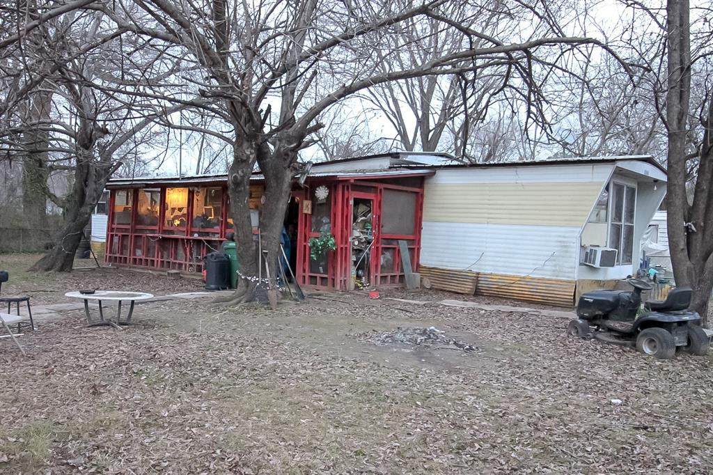 210 9th - Photo 1
