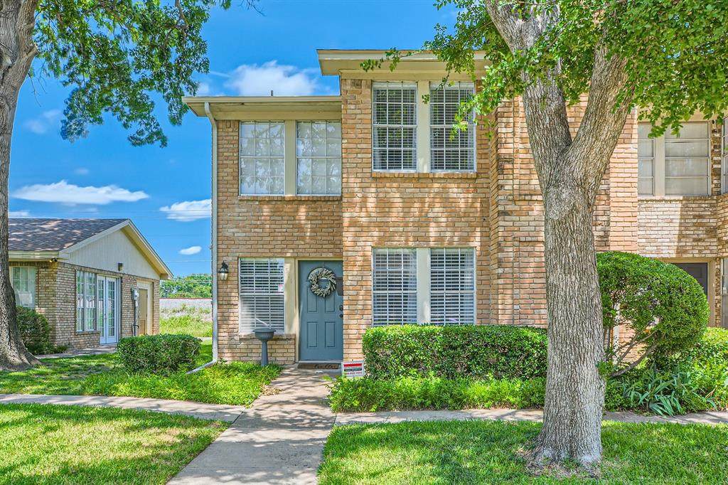 511 Towne House Lane - Photo 1
