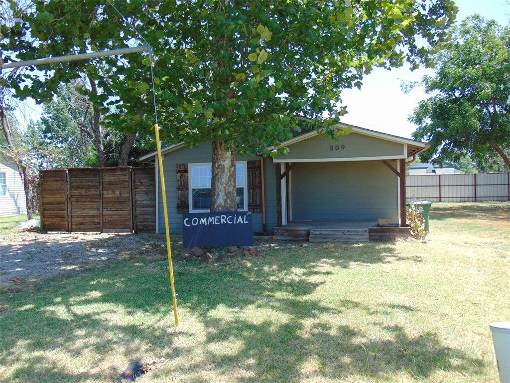 809 Chestnut - Photo 1